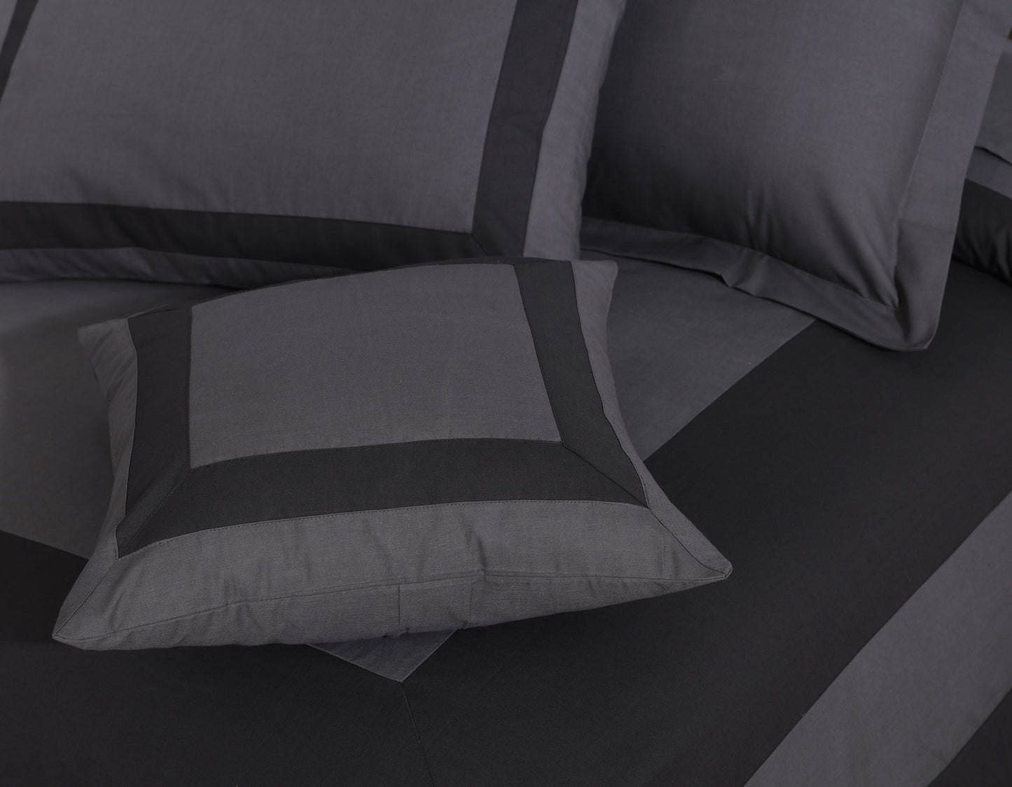 Xander Imperial-Bed Set 8 Pcs (Luxury)